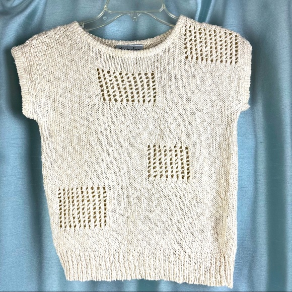 Loose Enz Tops - Loose Enz short sleeve crop knit top Size S